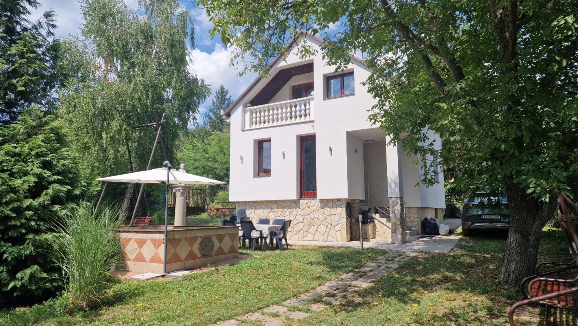 Pilis Hills View Deluxe House With Pool & Ac Near Bp Villa Pilisszentivan Exterior photo